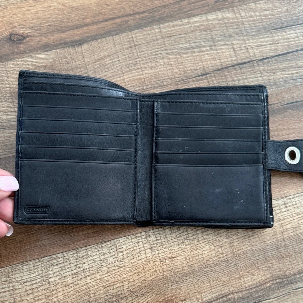 Vintage Coach Black Monogram SoHo Bifold Wallet - Picture 4 of 9